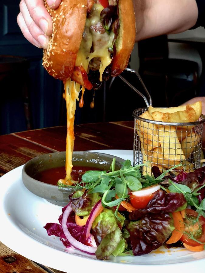 The Wheatsheaf At Beetham 호텔 Sandside  외부 사진