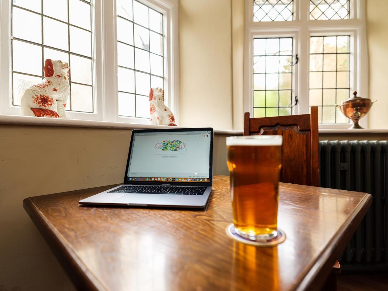 The Wheatsheaf At Beetham 호텔 Sandside  외부 사진