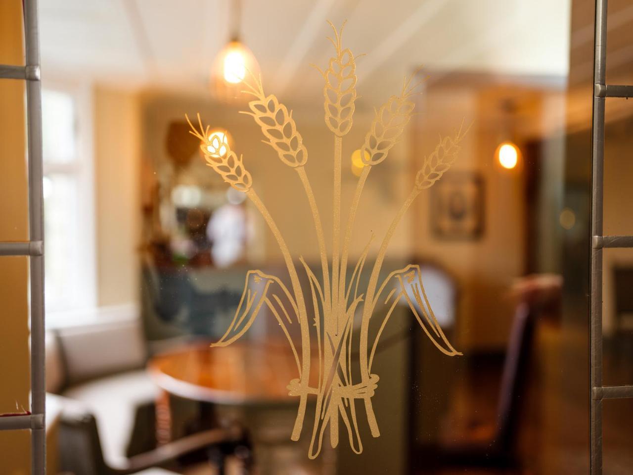 The Wheatsheaf At Beetham 호텔 Sandside  외부 사진